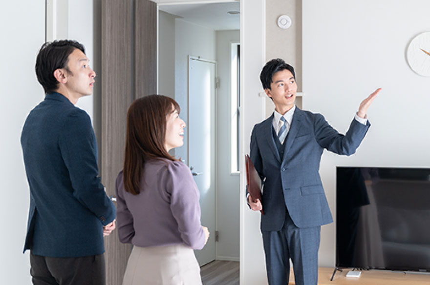 物件を見に行く